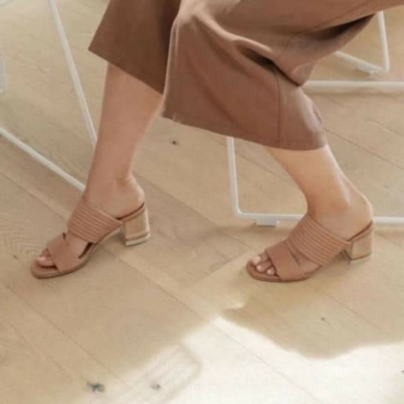 NEW- Bergen Heels in Deep Rose Leather by Coclico - Picture 3 of 4